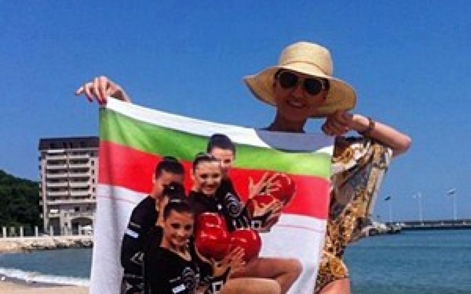 СНИМКА: Илиана Раева показа уникат на плажа