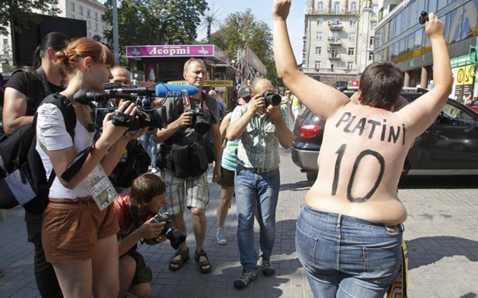 FEMEN: Платини е най-големият сводник