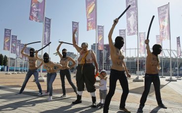 СНИМКИ: Голите активистки отново се вдигнаха на протест