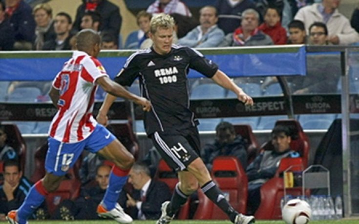 Глобиха звезда на Розенборг с 1200 долара за показан среден пръст