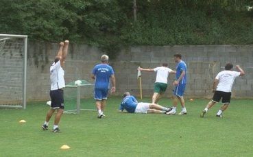 СНИМКИ: Шефовете на Левски биха треньорите в мач между равни