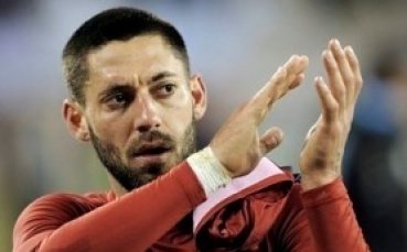 Фулъм отрече за трансфер на Демпси в Ливърпул
