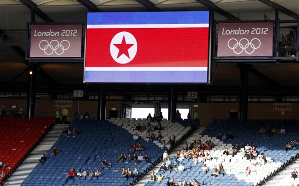Грандиозен гаф на Лондон 2012, объркаха знамената на Северна и Южна Корея, КНДР бойкотира