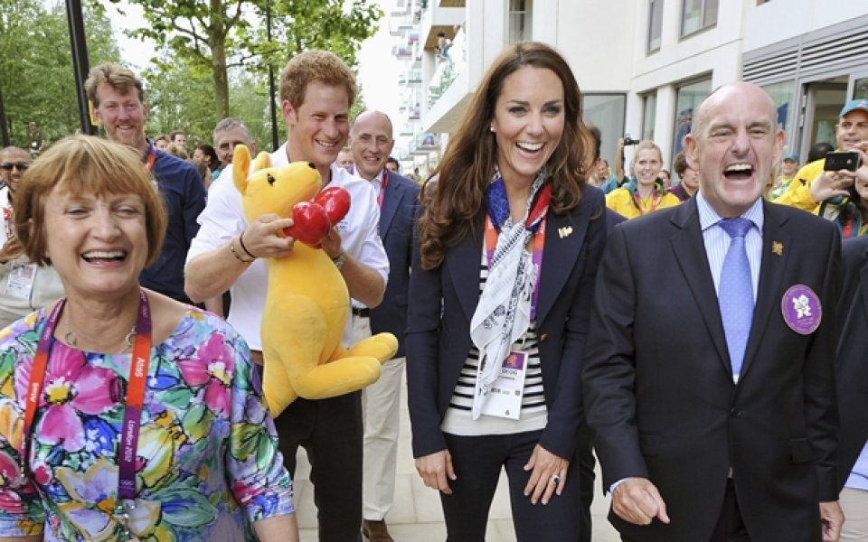 Принцовете Уилям и Хари се срещнаха с британските олимпийци