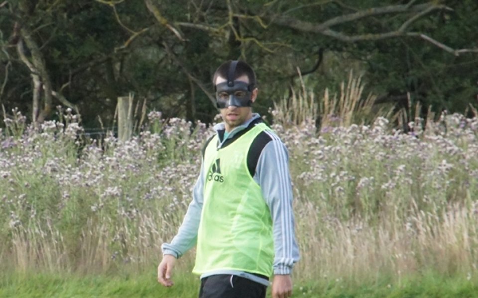 ВИДЕО и СНИМКИ: Лудогорец с първо занимание в Англия, Дяков тренира с маска