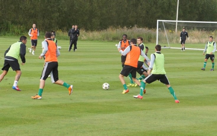 ВИДЕО и СНИМКИ: Лудогорец с първо занимание в Англия, Дяков тренира с маска