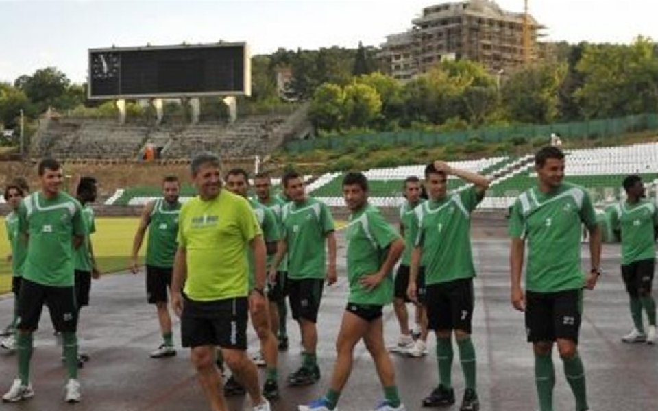 Берое показва новите футболисти в мач срещу Светкавица