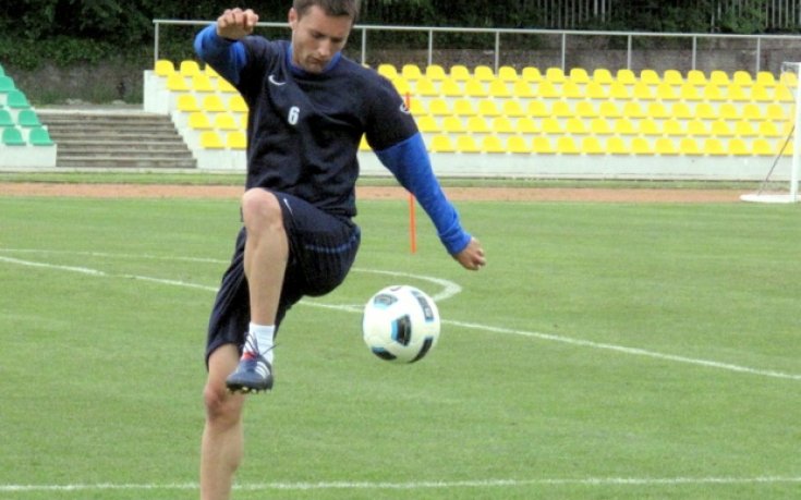 Старокин пропуска мача с Пирин, Рамос пак не тренира