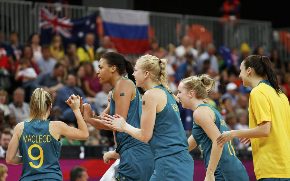 Австралия и Канада с победи в баскет турнира, забивка ознаменува целия ден при дамите