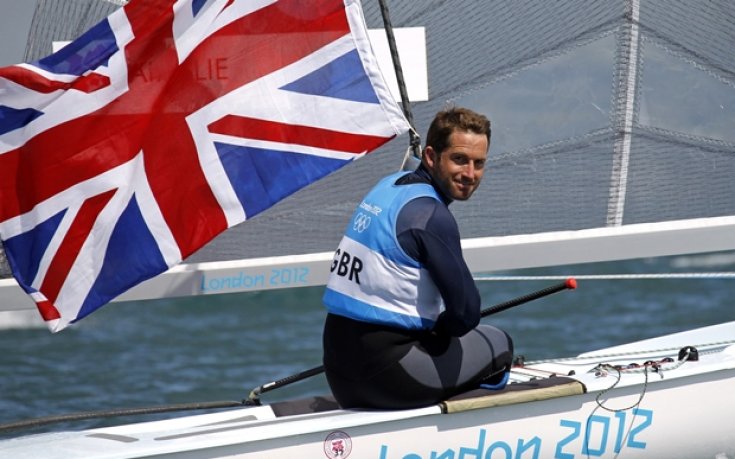 Британец стана олимпийски шампион в клас „Фин“, стана легенда във ветроходството