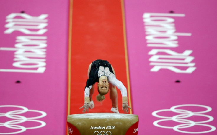 Румънка взе златото на прескок след падане на конкурентка