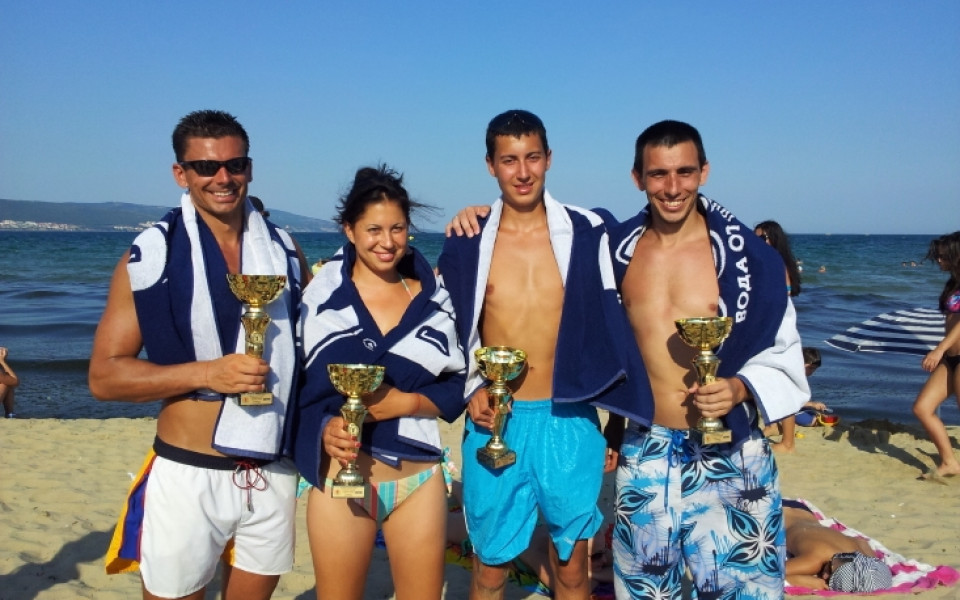 Брат и сестра победители в турнира по плажен тенис в Слънчев бряг