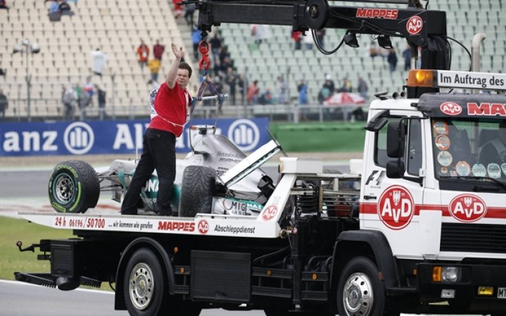 Шеф във ФИА: Шумахер трябва да научи правилата