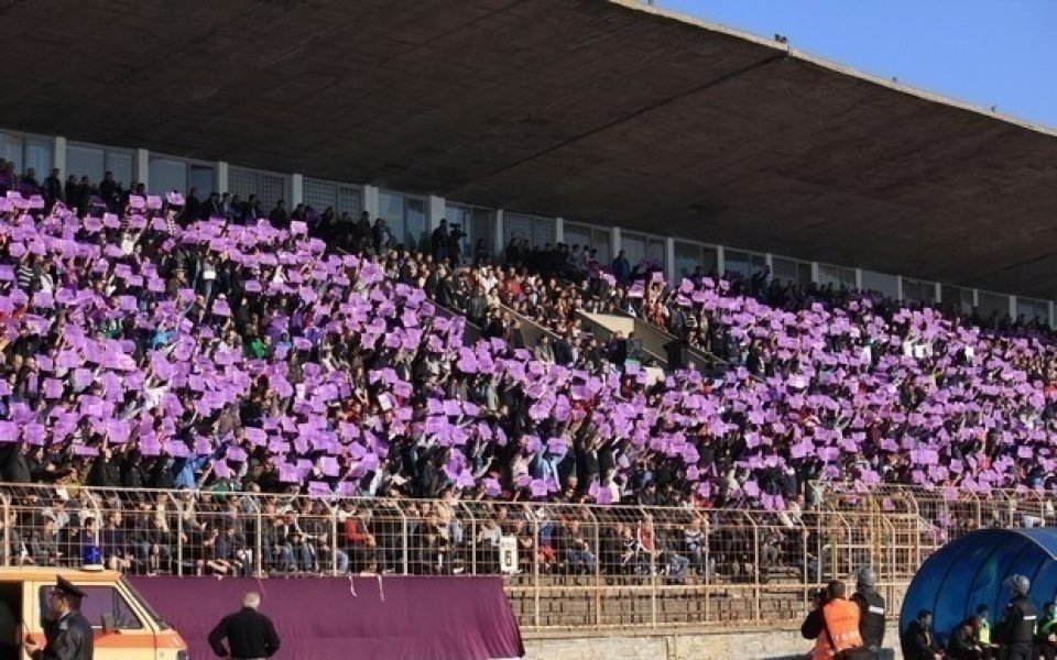 Стадионите да не се превръщат в концлагери, апелира Цанко Цветанов