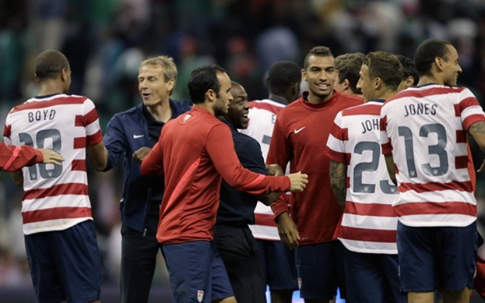 ВИДЕО: САЩ с първа победа като гост над Мексико