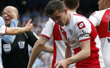 Футболната лига в Англия постави Бартън под обсада