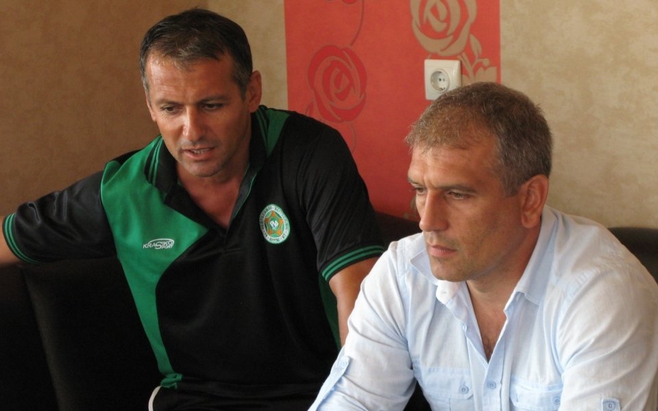 Шеф в Нефтохимик: Няма да търпя футболисти, които играят без сърце