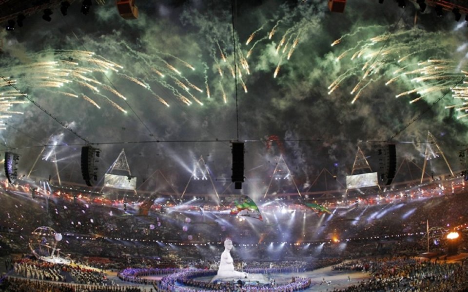 ВИДЕО: Параолимпиадата в Лондон бе открита с грандиозно пирошоу