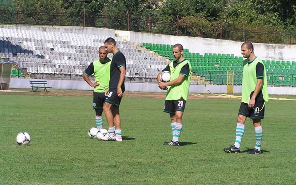 Капитанов в групата на Черно море срещу Левски