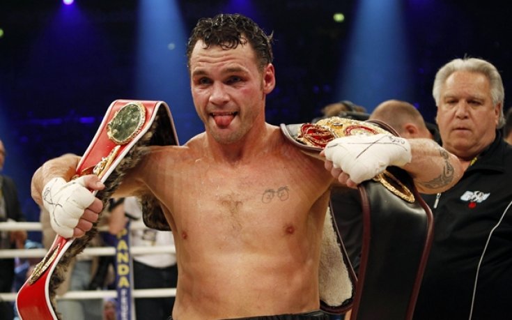 Австралиец обедини световните титли в средна категория две боксови федерации