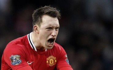 Фил Джоунс се завръща за Юнайтед