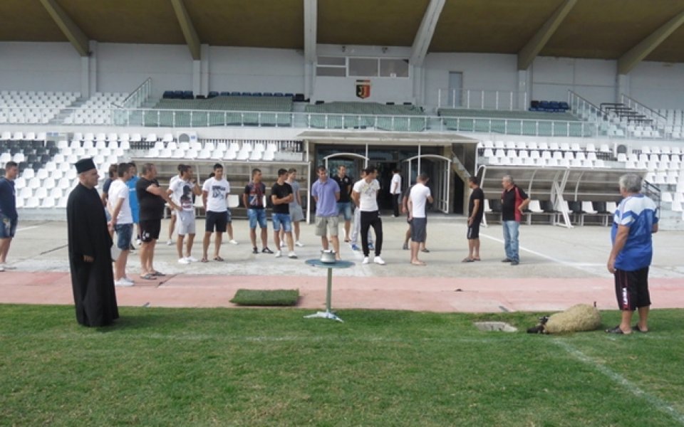 Локо Пд направи курбан за здраве и успехи