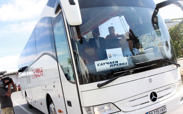 СНИМКИ: Барселона финтира журналистите в София, Наваро забрави английския