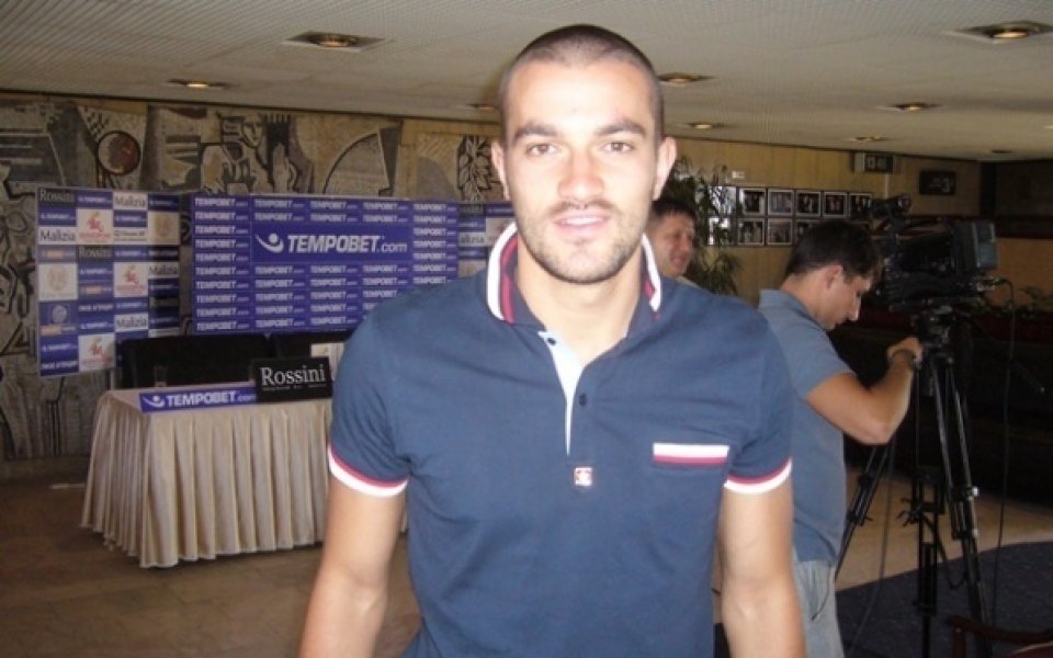 Дюлгеров отпадна от групата на Локо Пд за мача с Миньор