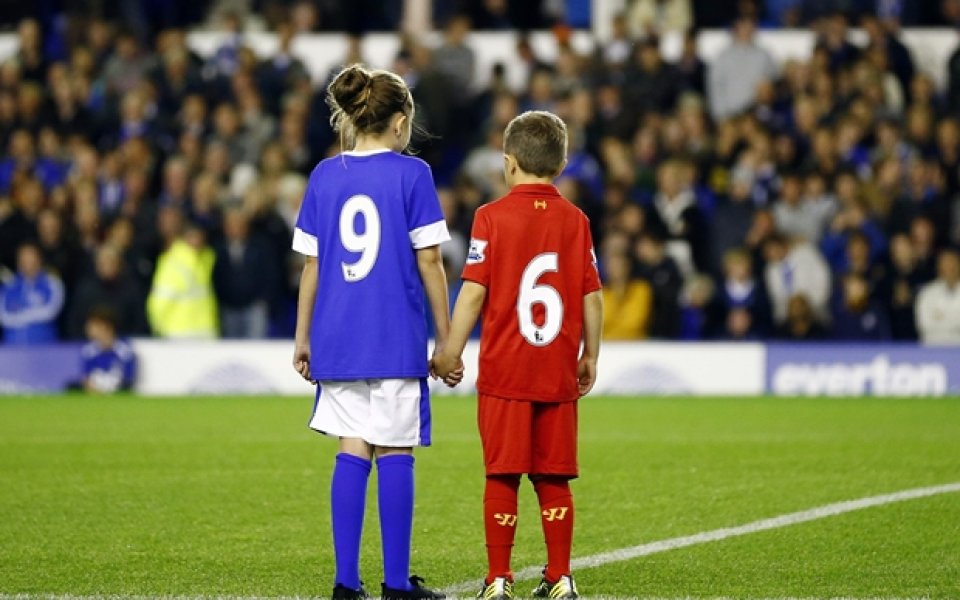 Играчите на Ливърпул и Юнайтед ще почетат заедно паметта на жертвите на „Хилзбъро“