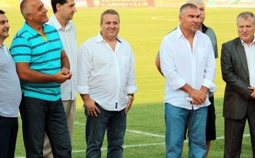 Акциите на Локо Пд все още са собственост на Динев, Марешки чака края на одита