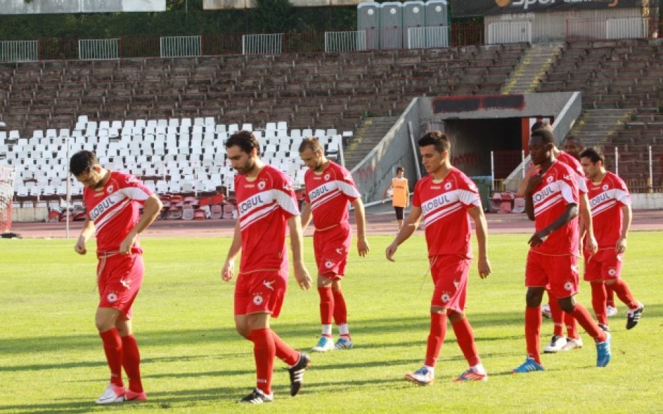 Стойчо Младенов определи група от 20 играчи за гостуването на Лудогорец