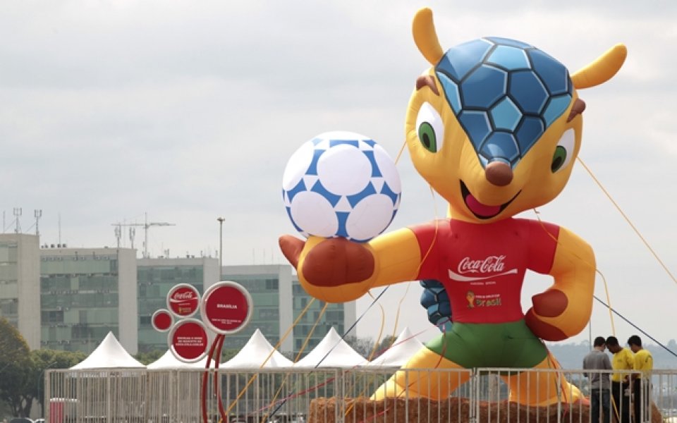 Първи пречки пред Мондиал 2014, проточил се конкурс спира строеж на метро