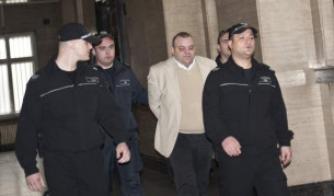 Чеци днес в съда