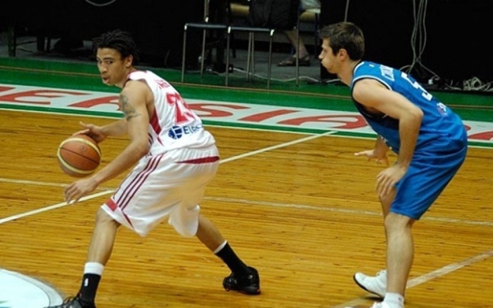 Най-сполучливият натурализиран национал се завръща към баскетбола след година почивка