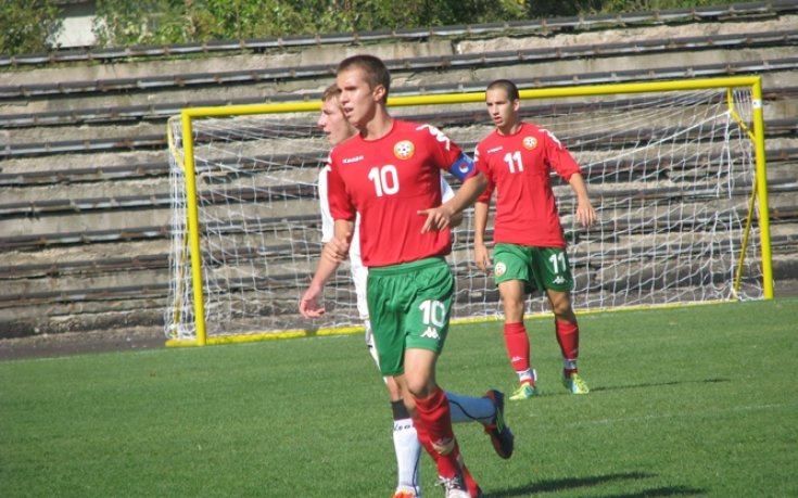 Методи Деянов събра 20 играчи на лагер преди квалификациите