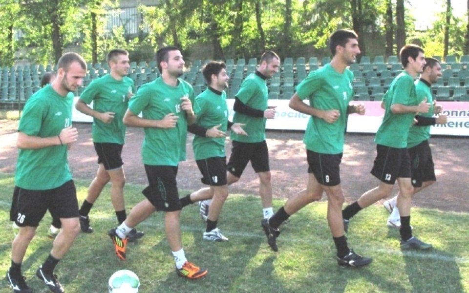 Нефтохимик тренира в пълен състав за двубоя със Септември Симитли
