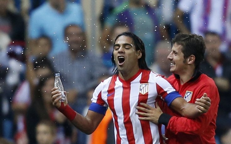 Президентът на Атлетико: Писна ми да слушам как продавам Фалкао