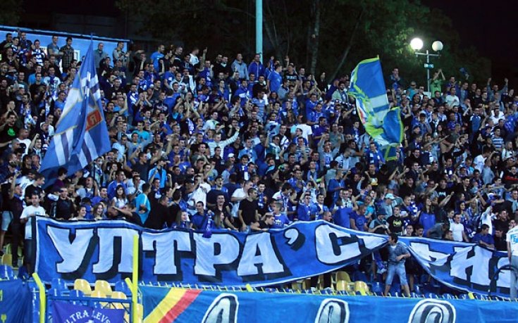 Чужденците в Левски получават специални послания за дербито