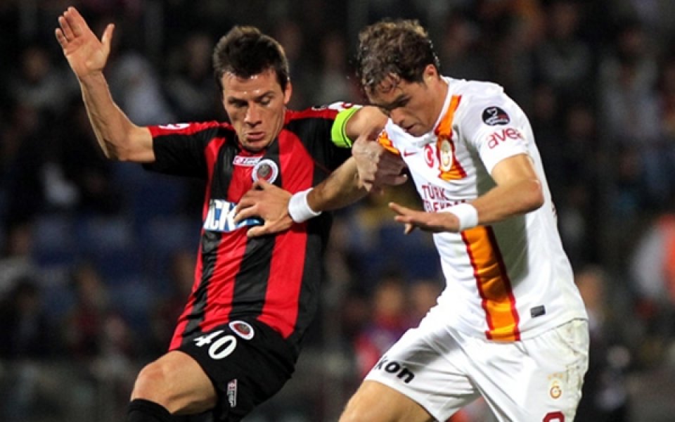 ВИДЕО: Галатасарай остава първи след фантастично дерби