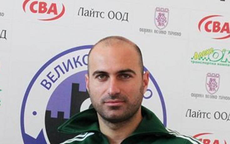 Жълтите карти на Яшар Такак и Азрак Махамат пристигнаха в Етър