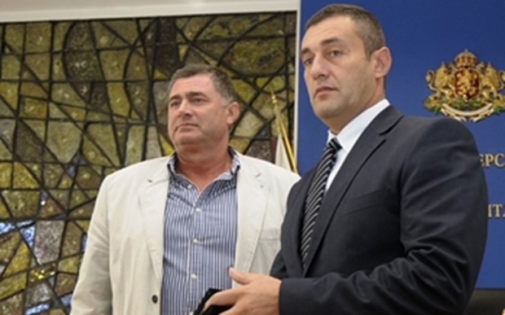 Свилен Нейков за Гонг: Събраха се да си чешат езиците в БОК и викат „дай парите“