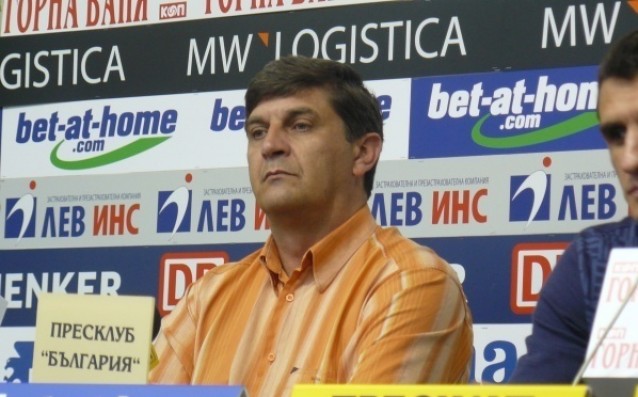 Главният треньор и методист на българската федерация по баскетбол Петър Клечков бе