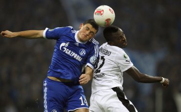 Гръцки защитник на Шалке 04 под въпрос за мача с Арсенал