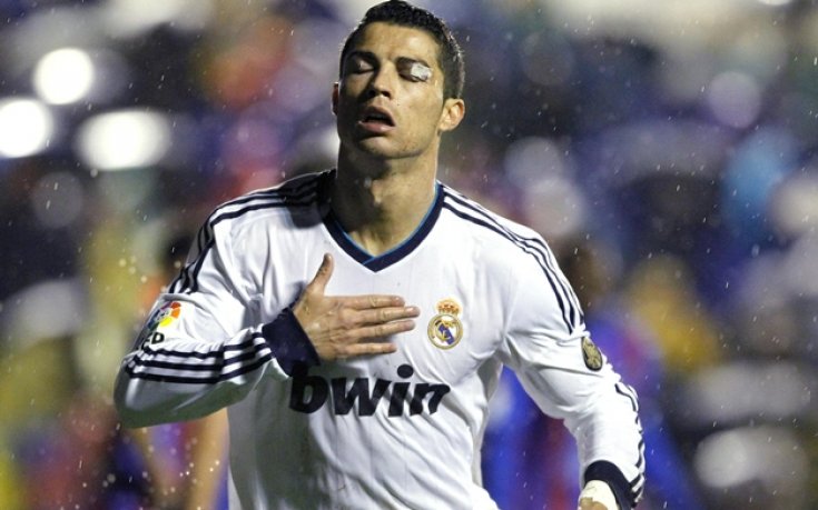 Защитникът на Леванте се извини на Кристиано Роналдо за удара с лакът