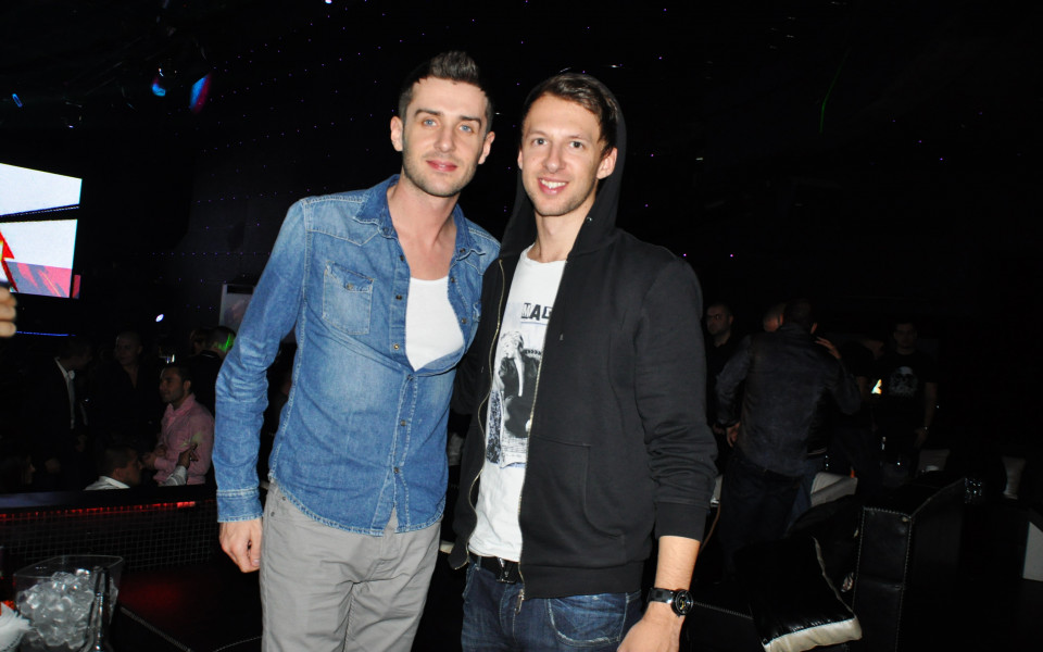 Марк Селби и Джъд Тръмп с фрейм в софийски нощен клуб