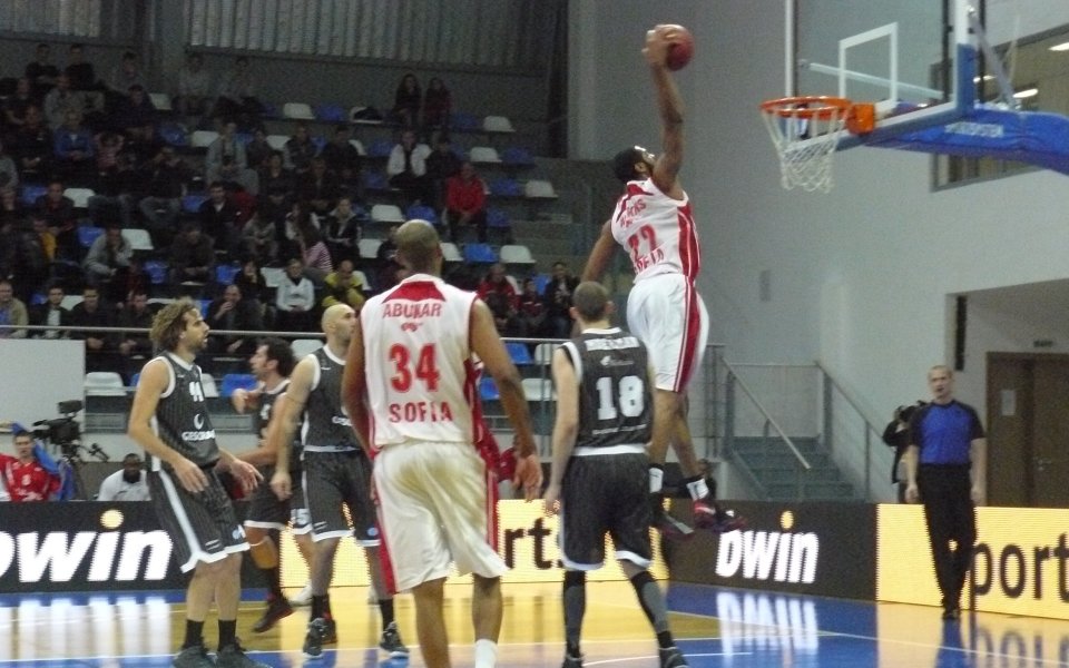 ВИДЕО: Самоубийствено второ полувреме сложи Лукойл на дузпата в Еврокъп