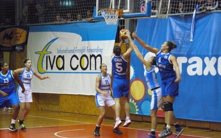 СНИМКИ: Дунав се хвърли в битката, но изгоря от Еврокъп след трета загуба