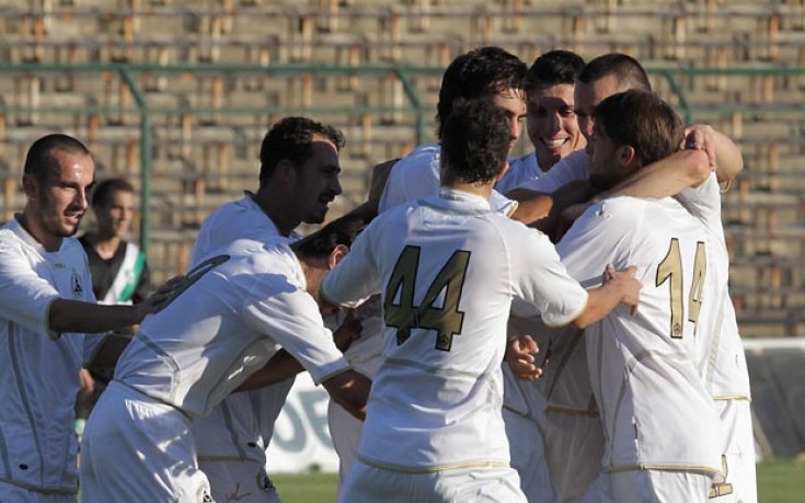 Славия се мобилизира, за да продължи убедително за Купата