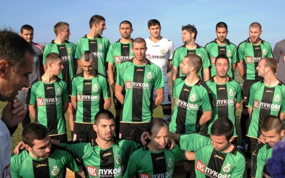 Нефтохимик се снима за нов календар