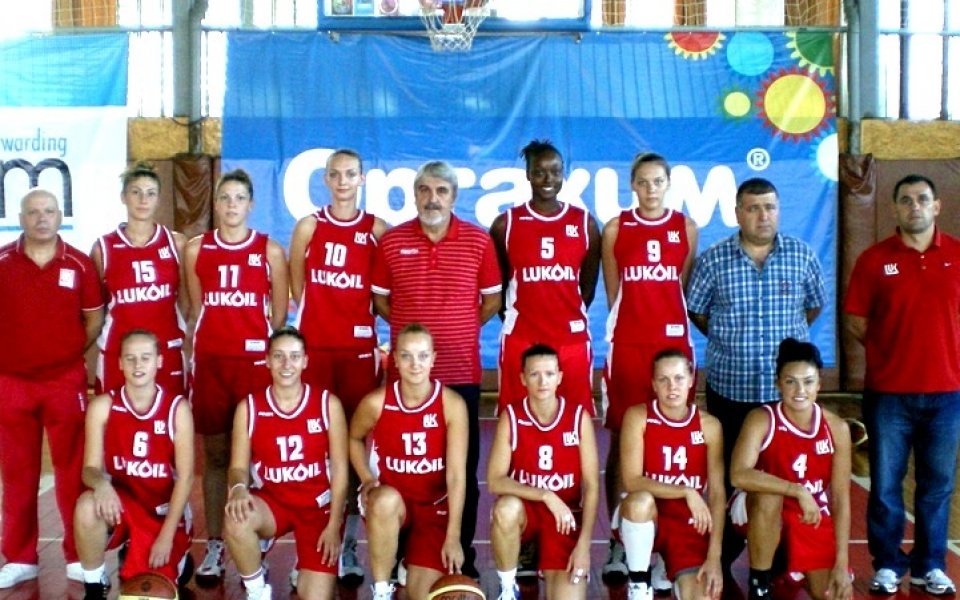 Нефтохимик продължава непобеден, Дунав обърна Левски в София